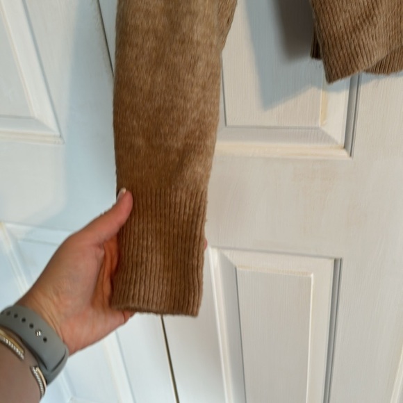 H&M Tan turtleneck sweater size XS - Picture 3 of 4